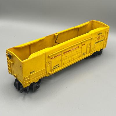 Lot 235: Vintage Lionel Train O-Gauge Cars