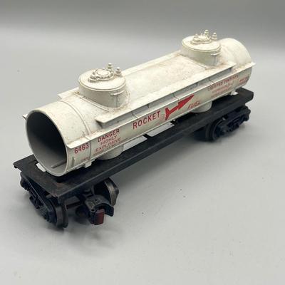 Lot 235: Vintage Lionel Train O-Gauge Cars