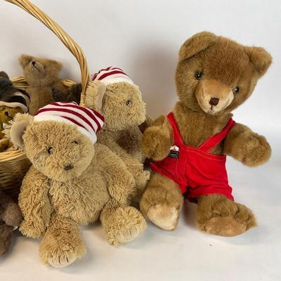 Z731 Large Lot of Bears and Gordon Fraser