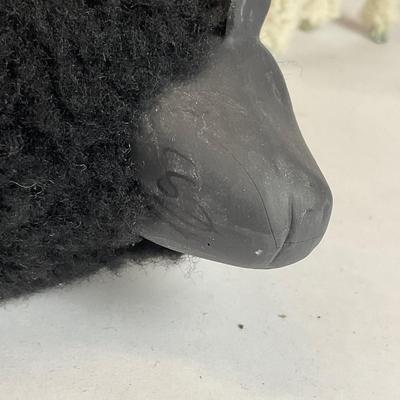 Z736 Handmade and Signed Sheep Figures