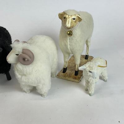 Z736 Handmade and Signed Sheep Figures