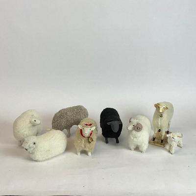 Z736 Handmade and Signed Sheep Figures