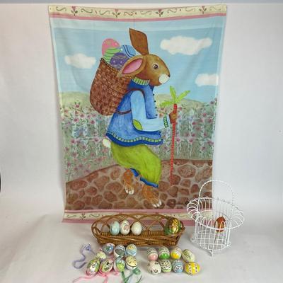 Z741 Lot of Handpainted Easter Eggs and Flag