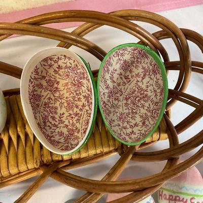 Z741 Lot of Handpainted Easter Eggs and Flag