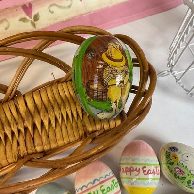 Z741 Lot of Handpainted Easter Eggs and Flag