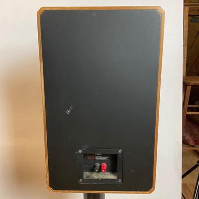 Z747 Vintage ADS L570-2 Book Shelf Speakers with Omni Mount Stands