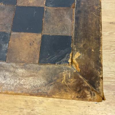 Z748 Vintage Leather Covered Chess Box/ Table