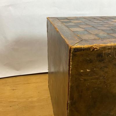 Z748 Vintage Leather Covered Chess Box/ Table