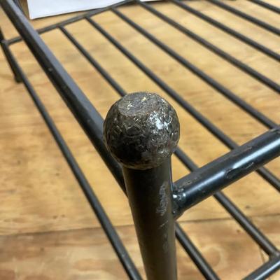 Z749 Iron Base to Glass Top Coffee Table