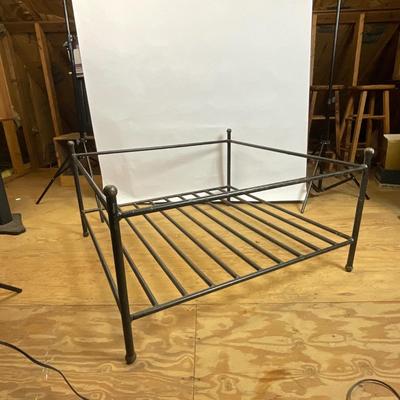 Z749 Iron Base to Glass Top Coffee Table