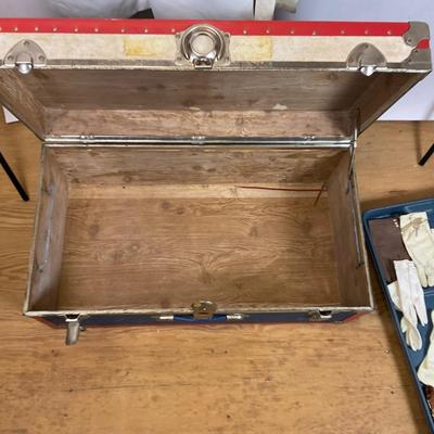 Z750 Vintage Nurse Outfit and Traveling Chest