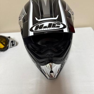 Sale Photo Thumbnail #212: Dirt bike/cycle helmet