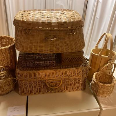 Z757 Lot of Various Vintage Baskets