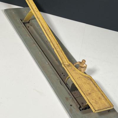 Lot 431: Vintage Lionel Train O-Gauge Accessories