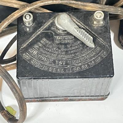 Lot 432: Vintage Lionel Train Transformers and Accessories