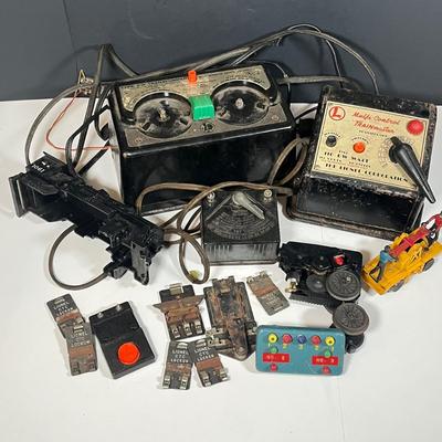 Lot 432: Vintage Lionel Train Transformers and Accessories