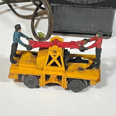 Lot 432: Vintage Lionel Train Transformers and Accessories
