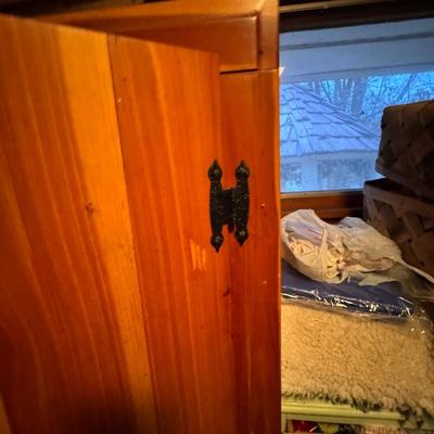 Cedar Closet 364