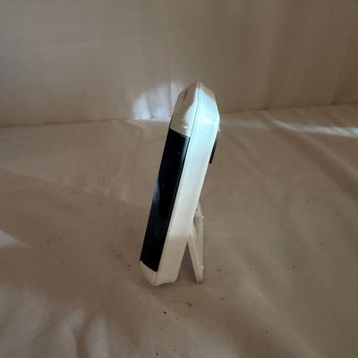 Sharper Image Clock/Thermometer, AM/FM Radio & More (LR-MG)