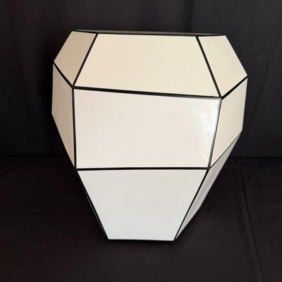 Geometrical Unique Side Table (D-MG)