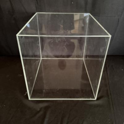 Clear Acrylic Pedestal (D-MG)
