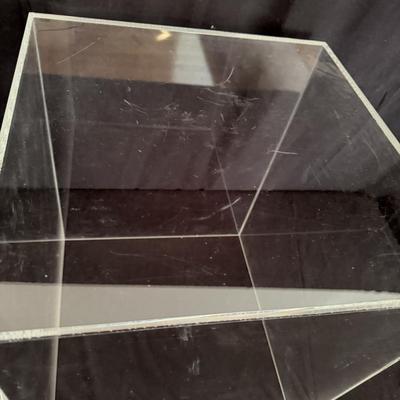 Clear Acrylic Pedestal (D-MG)