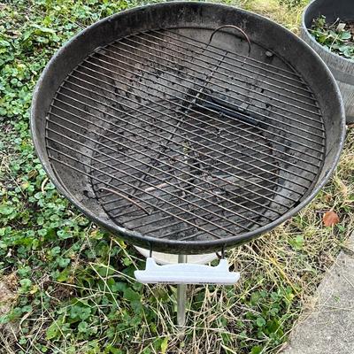 Sale Photo Thumbnail #338: 22” cooking space and great for outdoor BBQ.