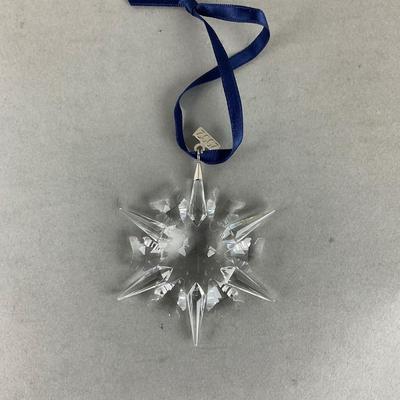 S768 Swarovski 2002 Crystal Christmas Ornament