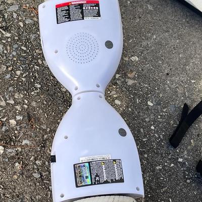 Lot 434: Jetson Pixel Hoverboard with Jetson JetKart Seat Attachment