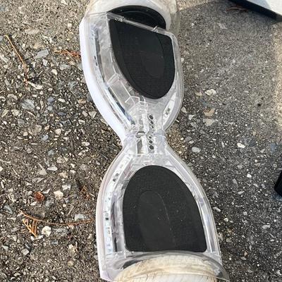 Lot 434: Jetson Pixel Hoverboard with Jetson JetKart Seat Attachment