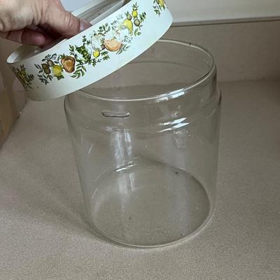 Small Collection of Vintage Corning Ware (K-BC)