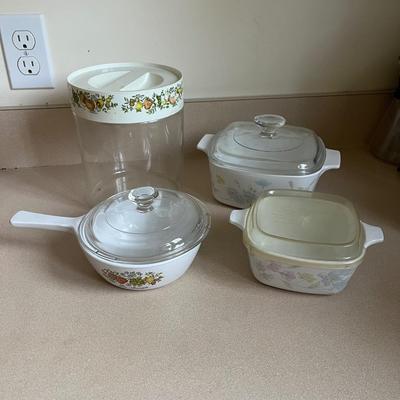 Small Collection of Vintage Corning Ware (K-BC)