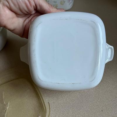Small Collection of Vintage Corning Ware (K-BC)