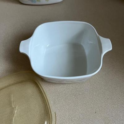 Small Collection of Vintage Corning Ware (K-BC)