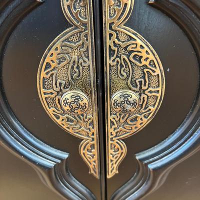 Century Furniture Chinoiserie Console Dresser w/Mirror (D-RG)