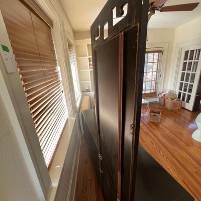 Century Furniture Chinoiserie Console Dresser w/Mirror (D-RG)