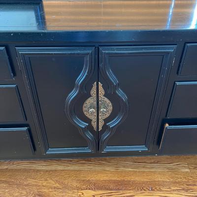 Century Furniture Chinoiserie Console Dresser w/Mirror (D-RG)