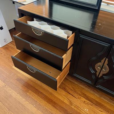 Century Furniture Chinoiserie Console Dresser w/Mirror (D-RG)