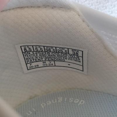 Women's Size 8 Shoes Incl Skechers & More (B2-BBL)