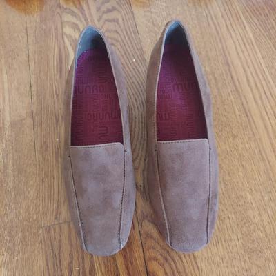 Women's Size 8 Shoes Incl Skechers & More (B2-BBL)