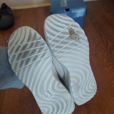 Women's Size 8 Shoes Incl Skechers & More (B2-BBL)