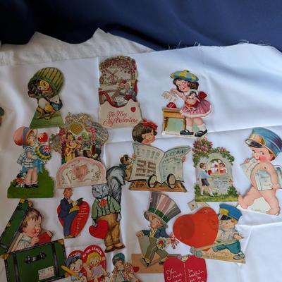 Fun vintage moving Valentines.