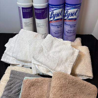 Sale Photo Thumbnail #144: 7 white, 6 misc wash clothes & 1 hand towel