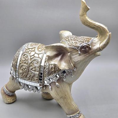 LOT 47: The Hamilton Collection Blake Jensen Good Luck Stacked Elephants Figurine with Swarovski Crystals and Other Elephant Figurines