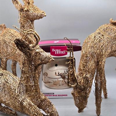 LOT 50: Better Homes & Gardens Santa Sleigh Reindeer Christmas Wax Warmer and Set of 3 Reindeer