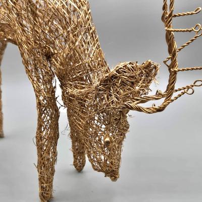 LOT 50: Better Homes & Gardens Santa Sleigh Reindeer Christmas Wax Warmer and Set of 3 Reindeer