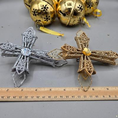 LOT 55: New- Clip-on Fans and Masks Ornaments and More