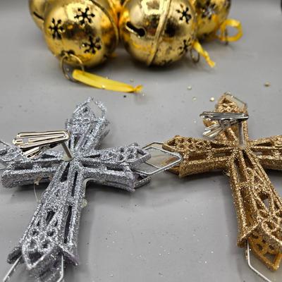 LOT 55: New- Clip-on Fans and Masks Ornaments and More