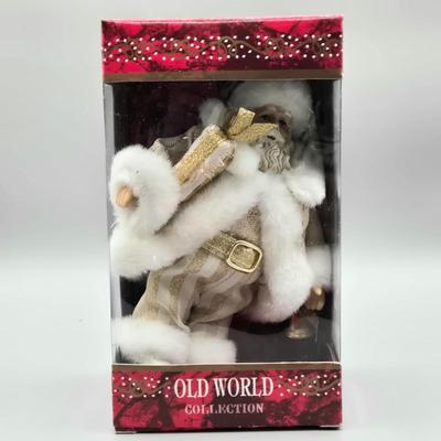 LOT 59: New- Santa Figurine/Ornaments from Old World Collection