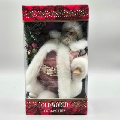 LOT 59: New- Santa Figurine/Ornaments from Old World Collection
